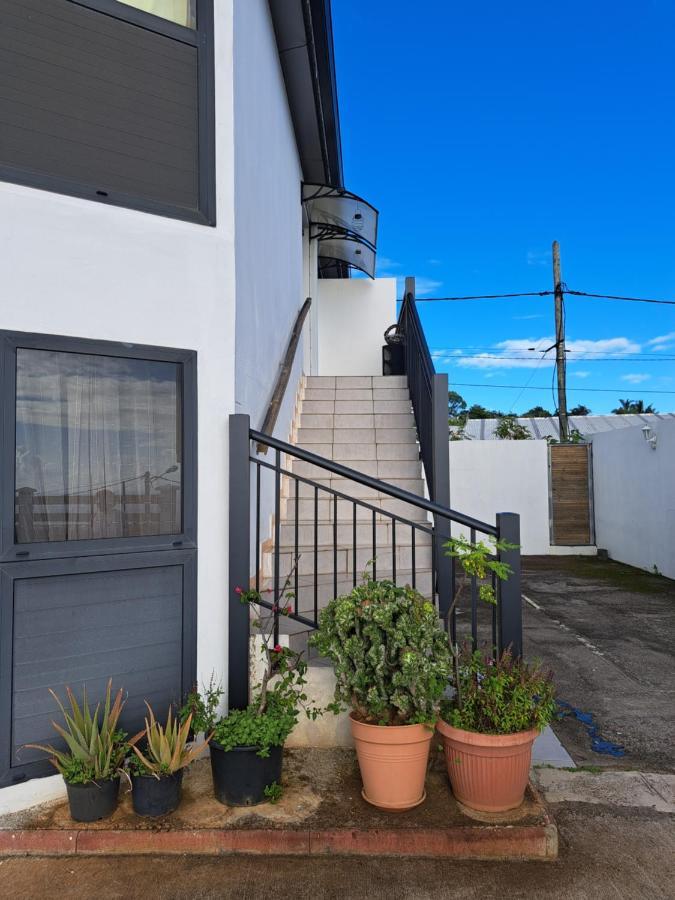 Apartamento Appart A La Res Andy Accueillant 1 A 5 Pers Arrive Autonome , 2 Places De Parking Dans La Cour Devant La Maison Saint-Denis Exterior foto