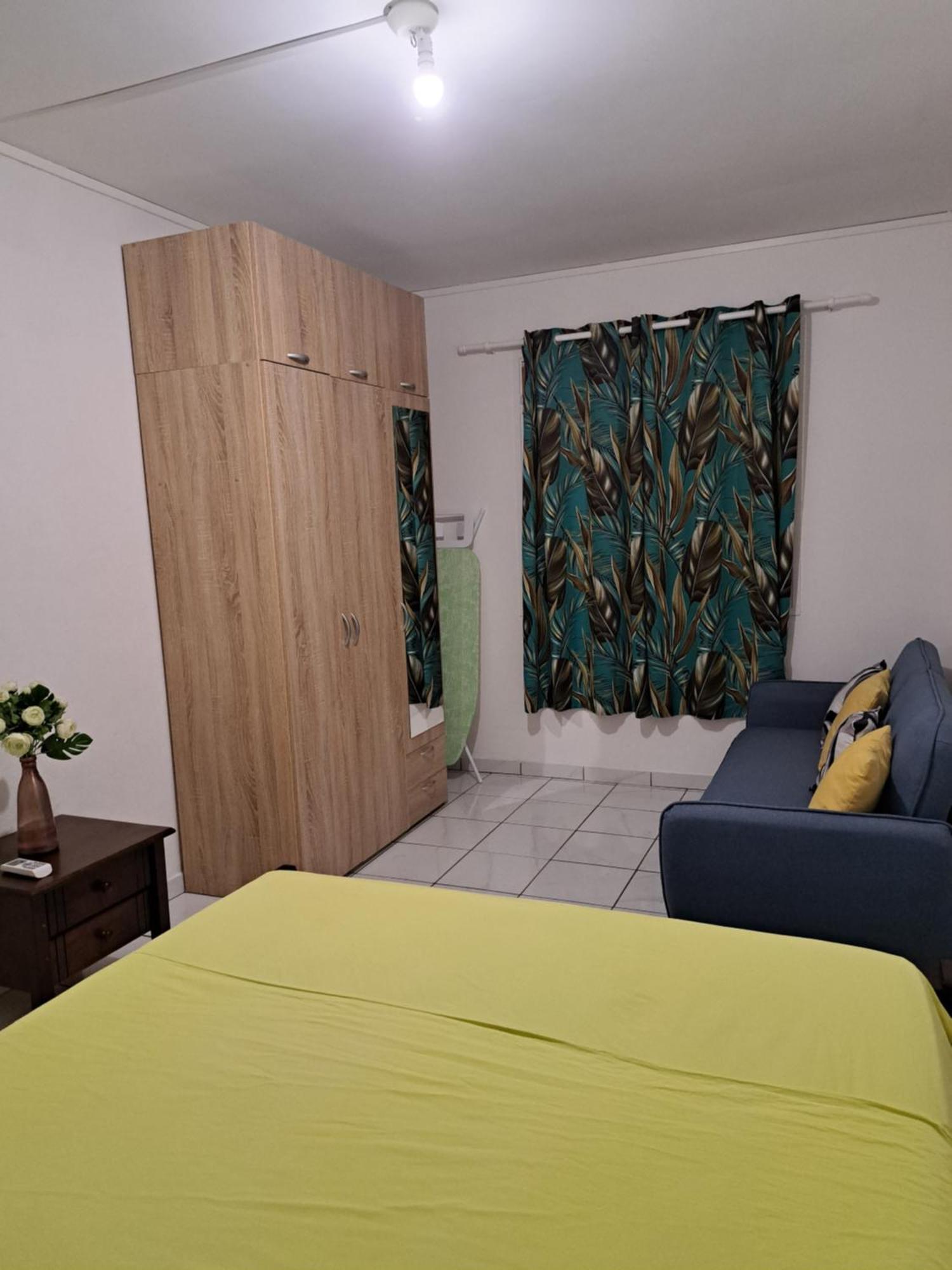 Apartamento Appart A La Res Andy Accueillant 1 A 5 Pers Arrive Autonome , 2 Places De Parking Dans La Cour Devant La Maison Saint-Denis Exterior foto