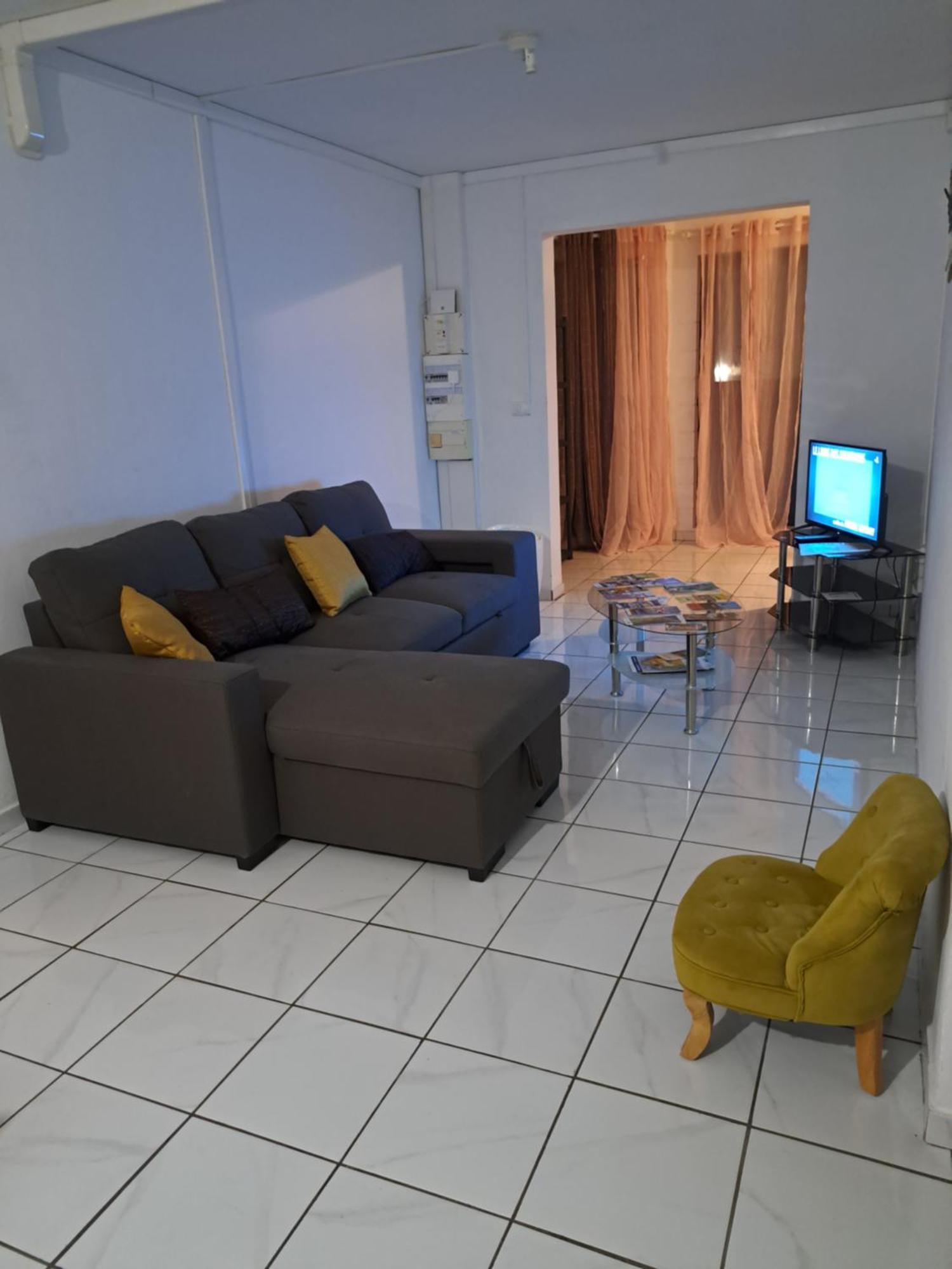 Apartamento Appart A La Res Andy Accueillant 1 A 5 Pers Arrive Autonome , 2 Places De Parking Dans La Cour Devant La Maison Saint-Denis Exterior foto