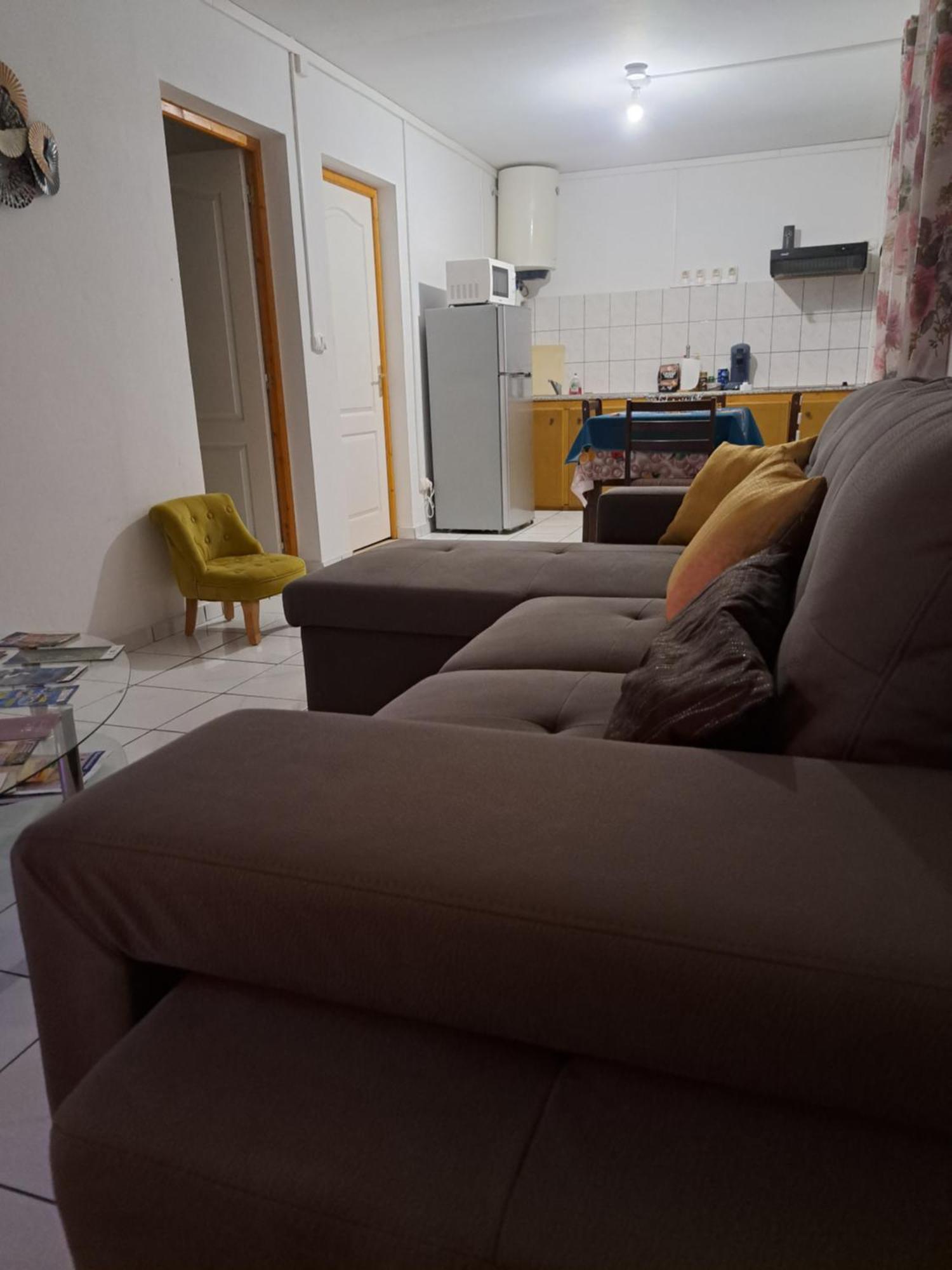 Apartamento Appart A La Res Andy Accueillant 1 A 5 Pers Arrive Autonome , 2 Places De Parking Dans La Cour Devant La Maison Saint-Denis Exterior foto